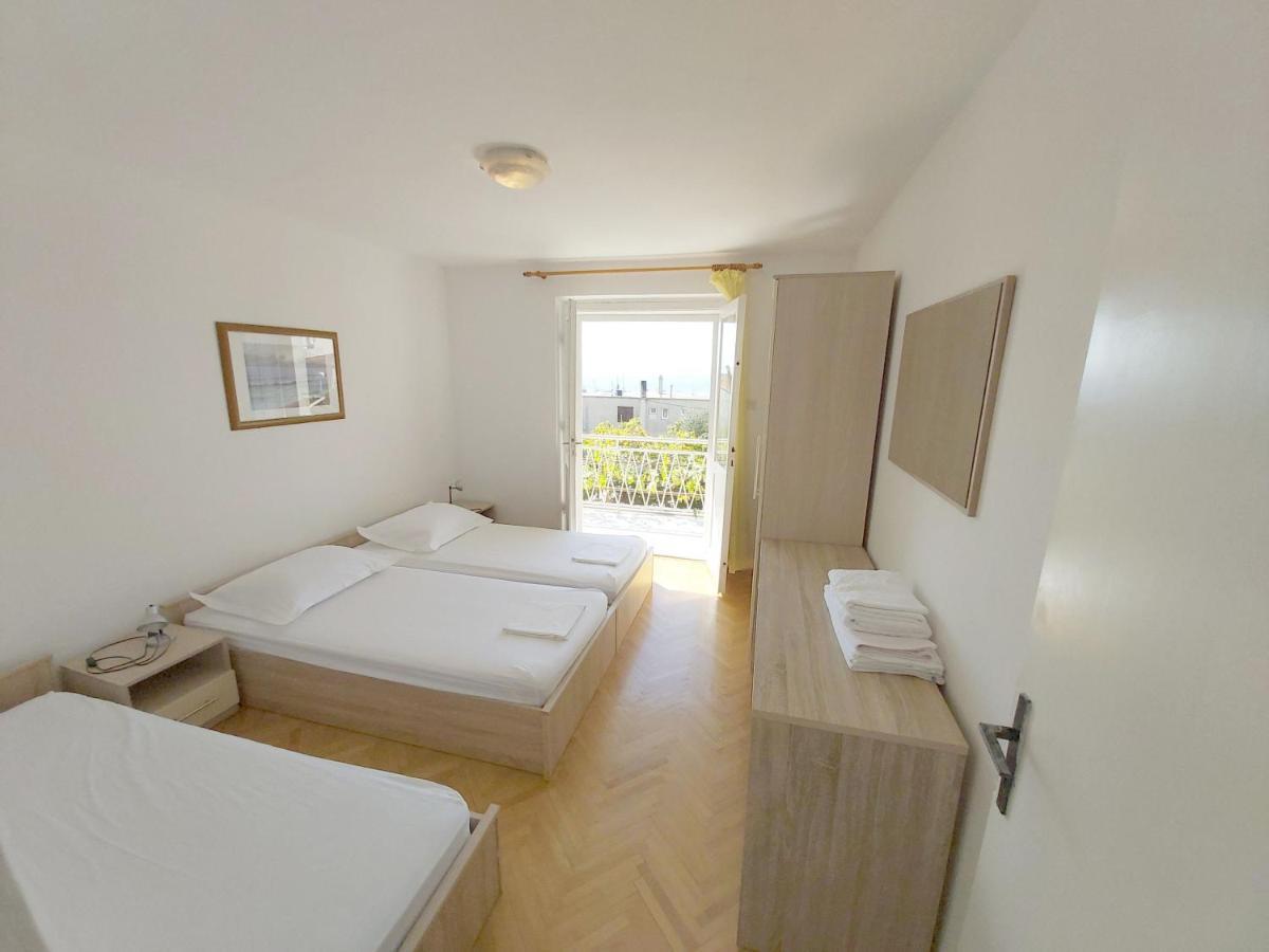 Pavlinovic Jure Apartment Makarska